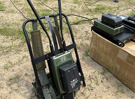 宇東技術雷神1號單兵圖傳電臺應用于某野戰部隊演習應急信使用